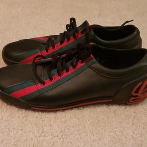 GUCCI Vintage Boulevard sneaker.
